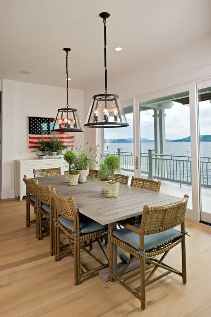 photo of dining room