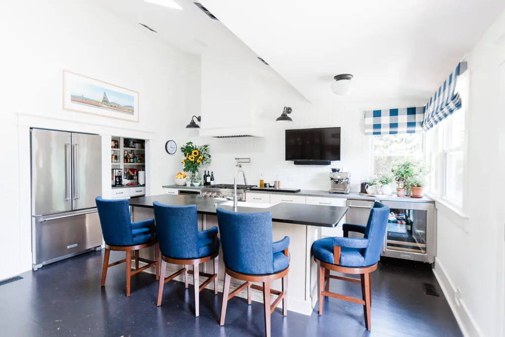 photo of kitchen