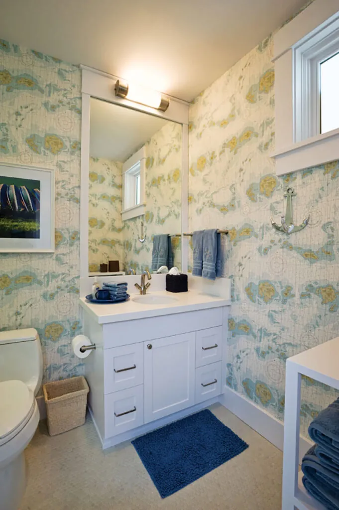 photo of bathroom
