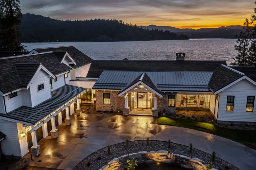 Black Dog Lodge exterior